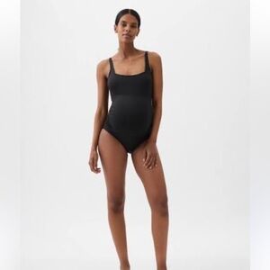 GAP maternity swimsuit black